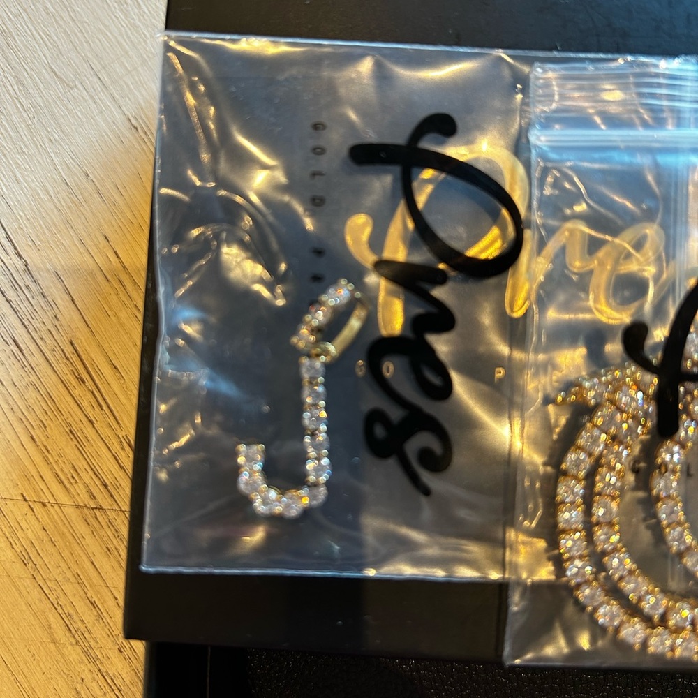 Sparkling Gold Initial Necklace - Picture 4 of 6